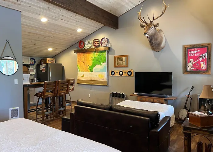 Fort Williamson Glacier Vacation Rentals