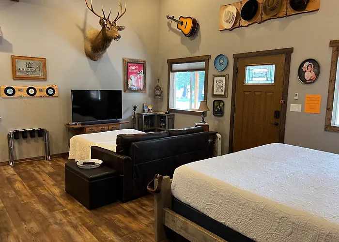 Fort Williamson Glacier Vacation Rentals